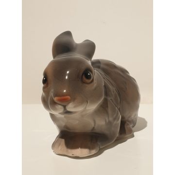 Lapin, figurine en porcelaine colorée gris-brun 11x17 cm