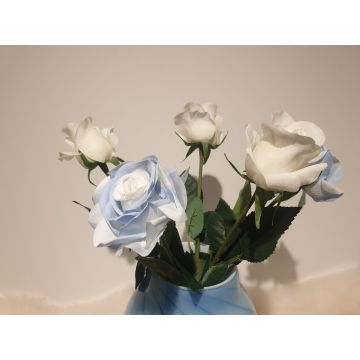 Rosen in blau-weiss Kunstblume 43-44cm, wie echt, real touch, Premium (Seide/Silikon)