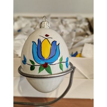 Easter egg to hang up 8x5cm handmade glass egg