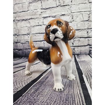 Beagle stehend Porzellanfigur 40x30cm - auf Anfrage