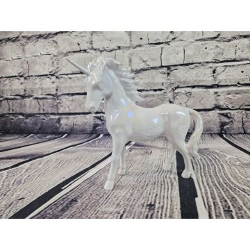Einhorn Porzellanfigur stehend ca.24cmx 1cm weiss m. Perlmutglanz