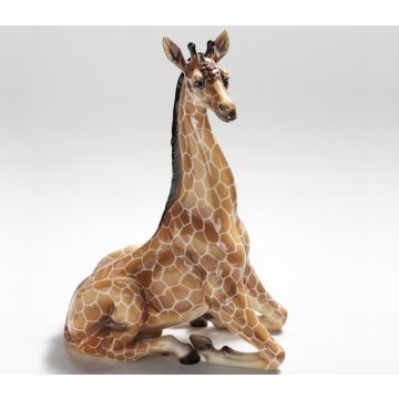 Bébé girafe couché 45x30x16cm natural look