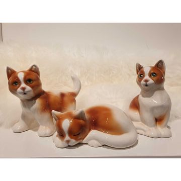 Cat trio white-red standing/sitting/lying porcelain figurine up to 15cm