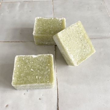 Vegan jasmine fragrance cubes